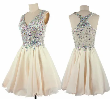 The Ultimate Guide to Homecoming Dresses: Elegant and Trendy Choices